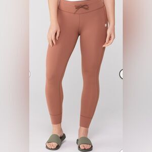 NWOT Vuori 7/8ths Daily Legging, Size XL, Light Penny